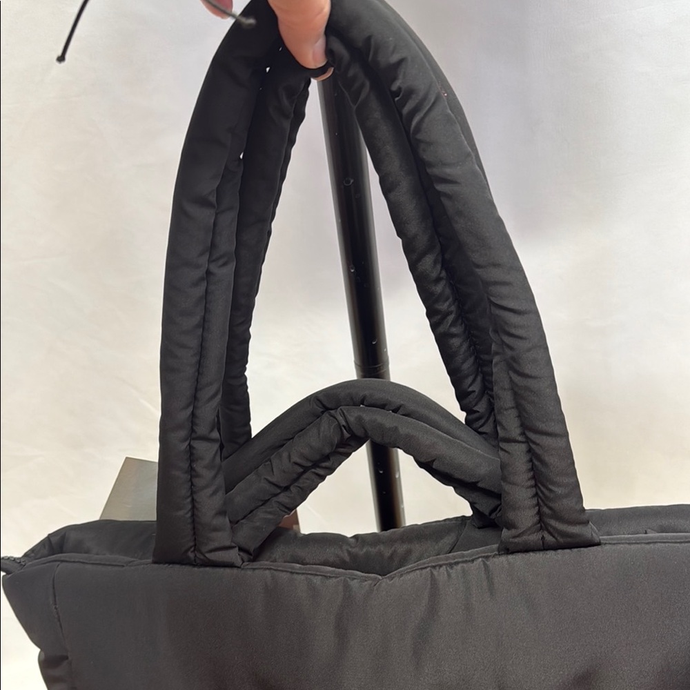 Wilo Black Puffer Tote Bag Quilted Nylon Cargo Travel Tote Lightweight NWT - Picture 3 of 7